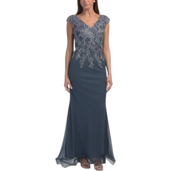 white cap sleeve lace dress Clarissa | White Lace Crew-Neck Short-Sleeve Midi Dress main image 0